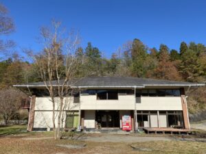 シャワールームやトイレが入った建物